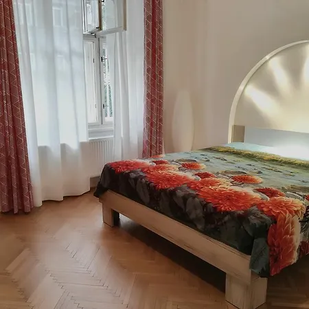 Apartment Belehradska Prague